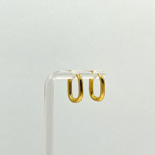 Aros de argolla alargada en acero dorado
