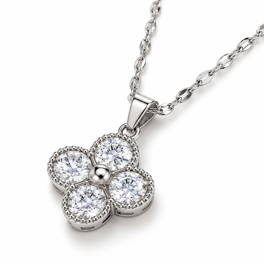 Collar de Acero con Dije Trebol y Cubic Zirconia