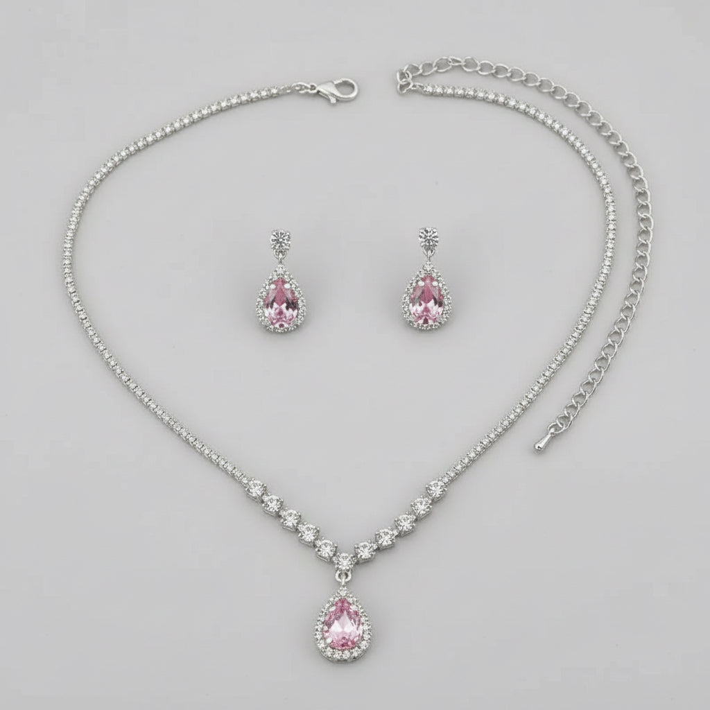 Set de Gargantilla y Aros Plateados con Gota Rosa – Strass Engarzado