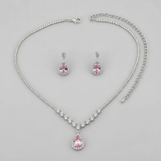Set de Gargantilla y Aros Plateados con Gota Rosa – Strass Engarzado