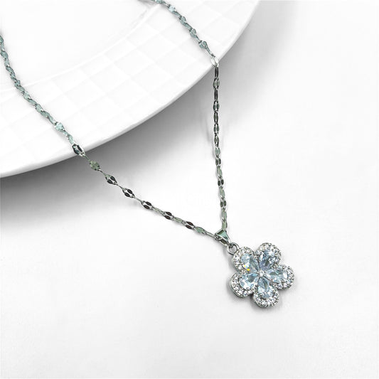 Conjunto flor blanco