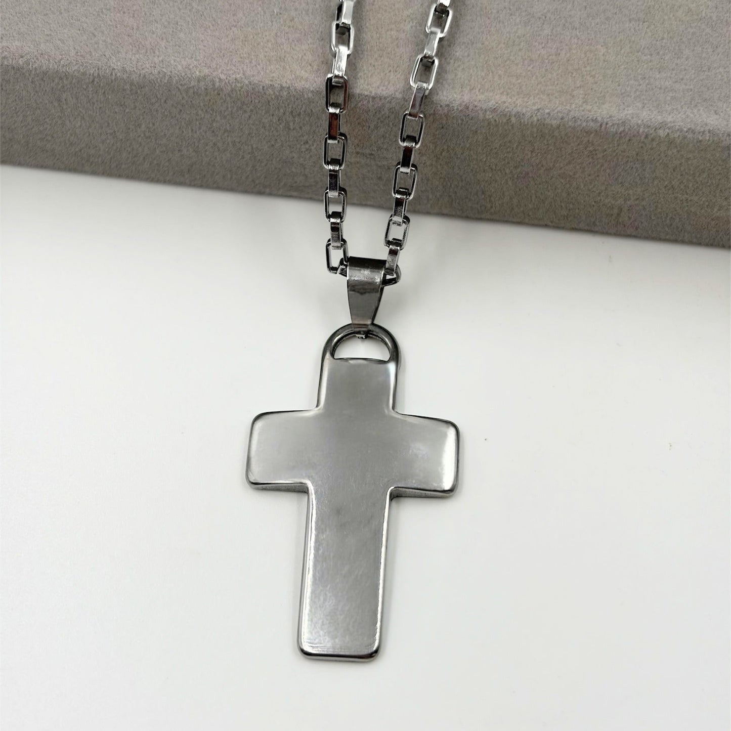 Cadena Con Cruz En Acero Quirúrgico