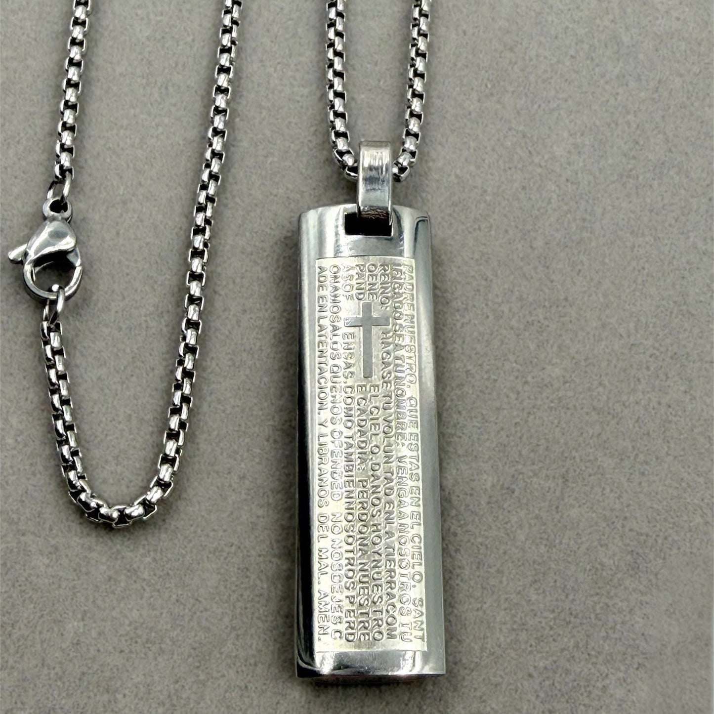Cadena y Dije Rectangular Padre Nuestro en Acero Quirúrgico
