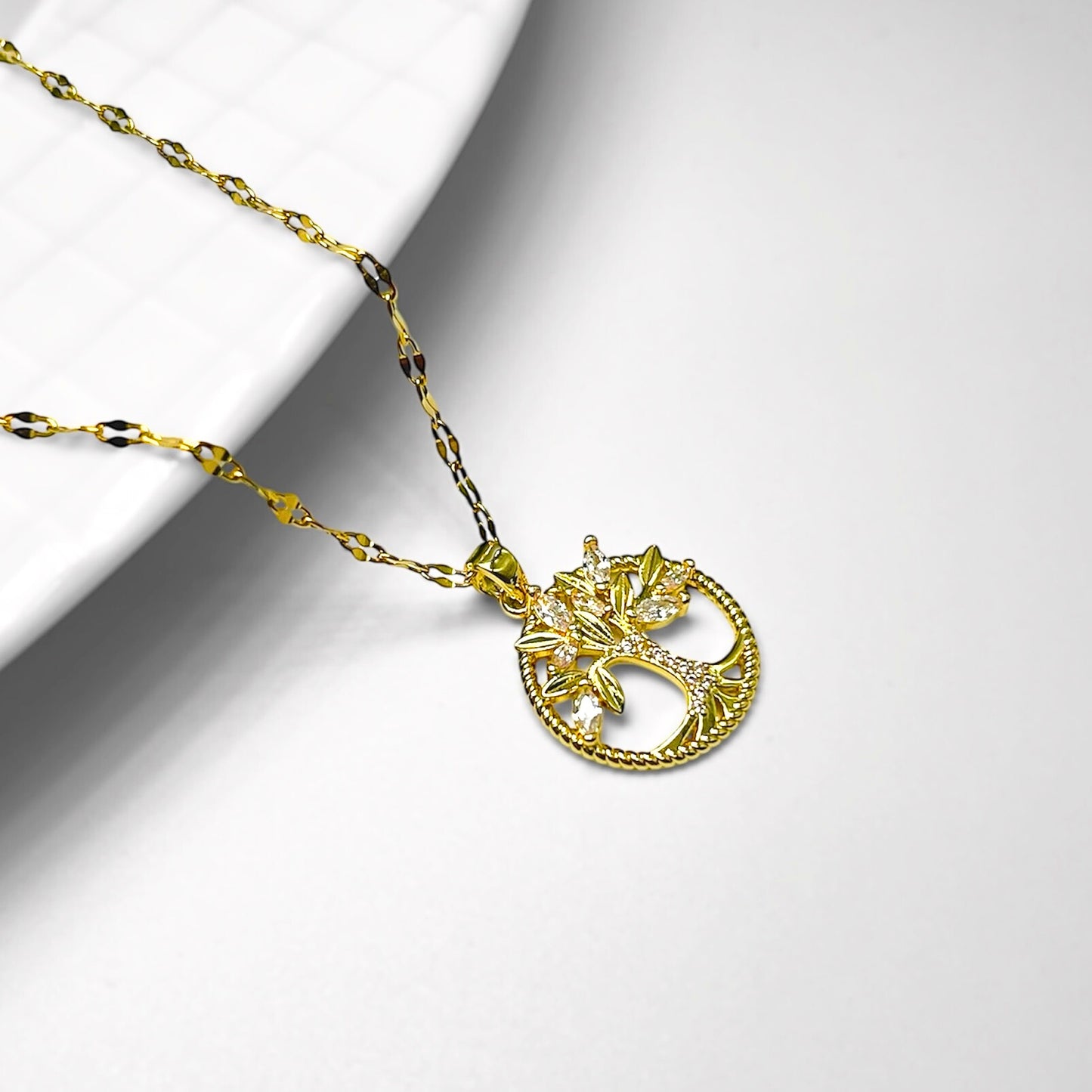 Cadena y dije árbol de la vida con cubics