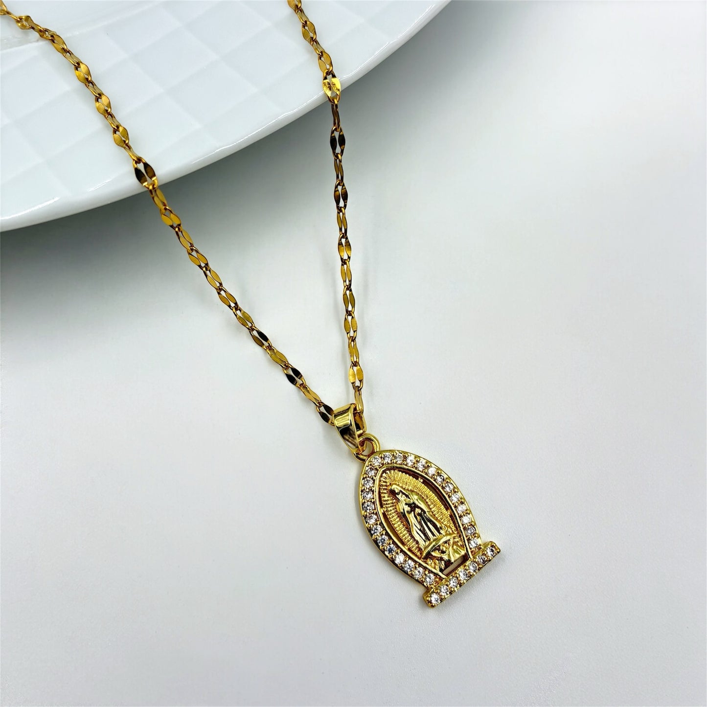 Cadena y medalla Guadalupe acero dorado