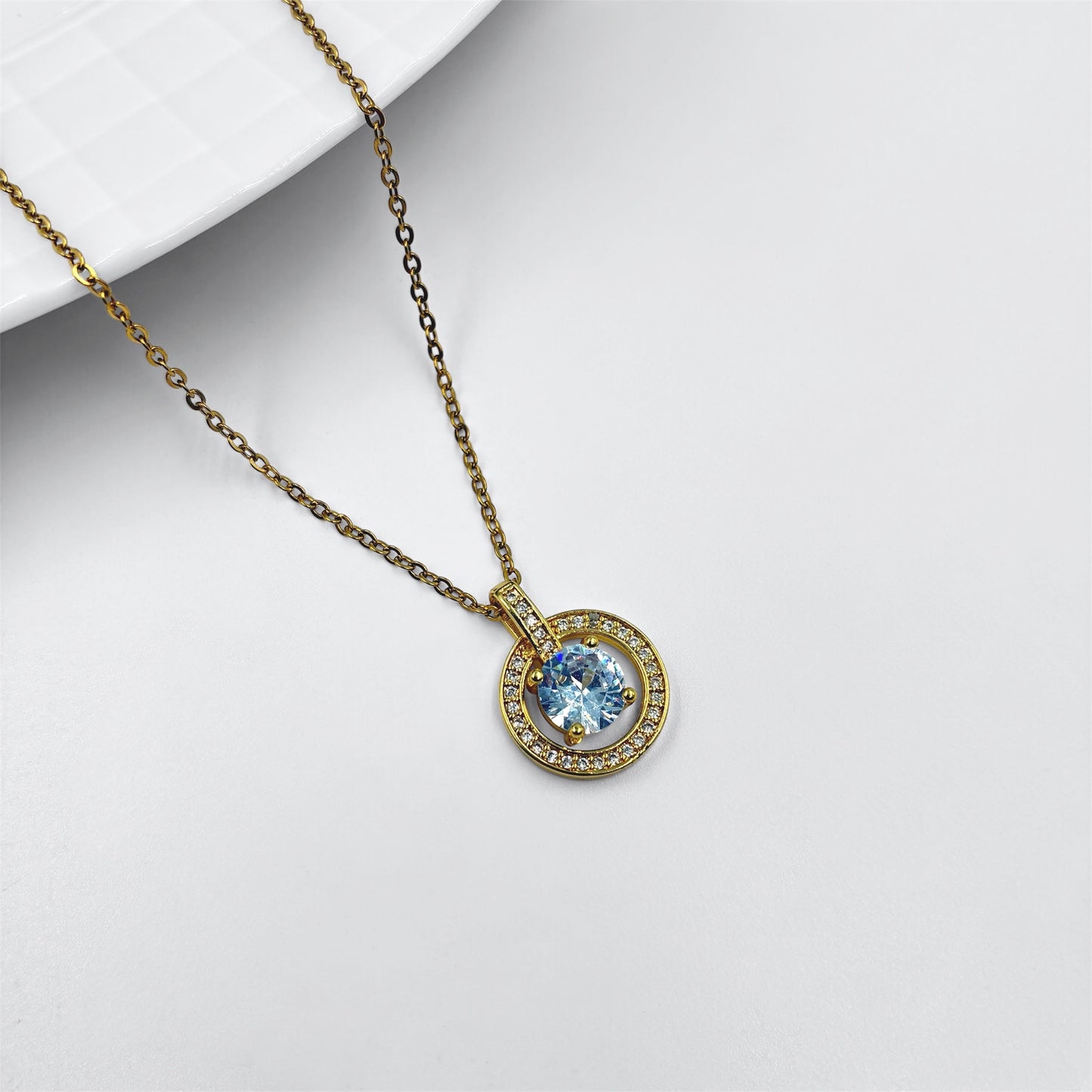 Cadena y dije redondo con cubic