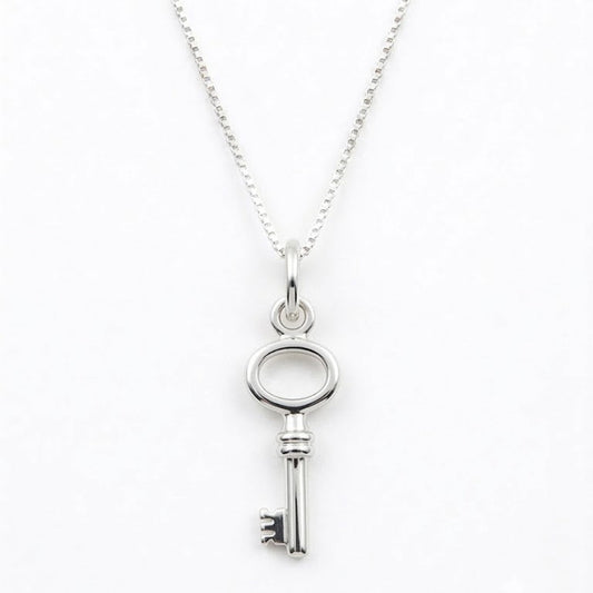 Cadena con dije llave en Plata 925