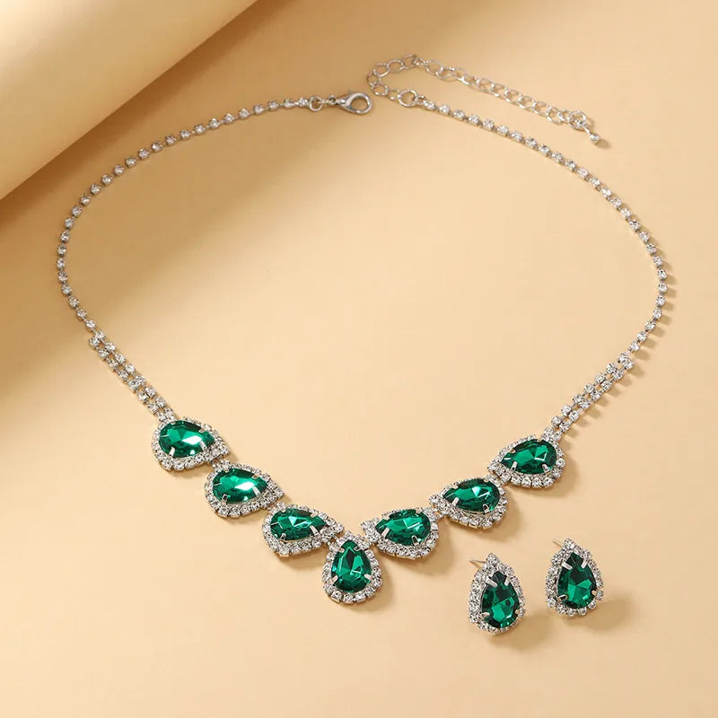 Collar y aros bijou con strass