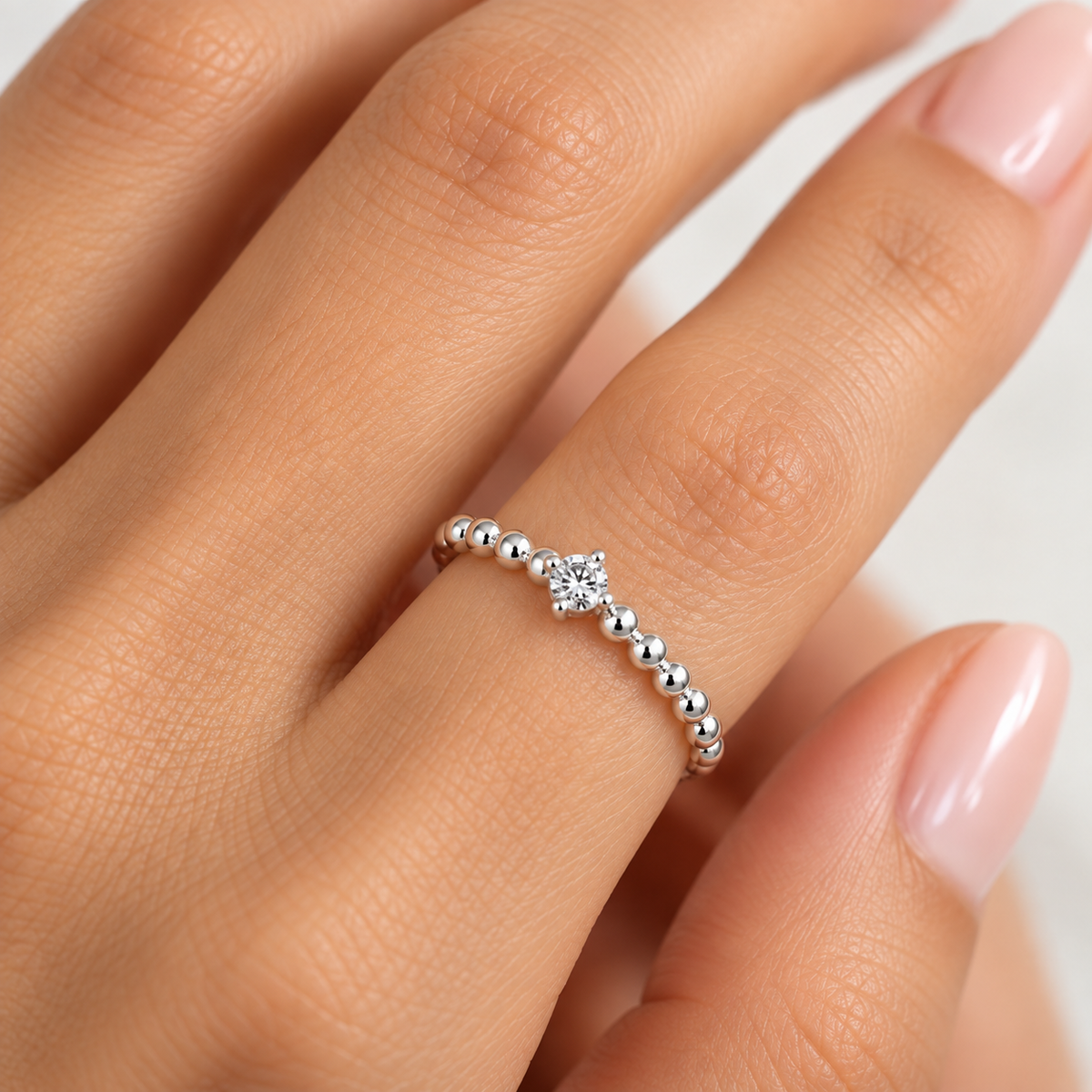 Anillo Plata 925 con Bolitas y Piedra Cubic Zirconia