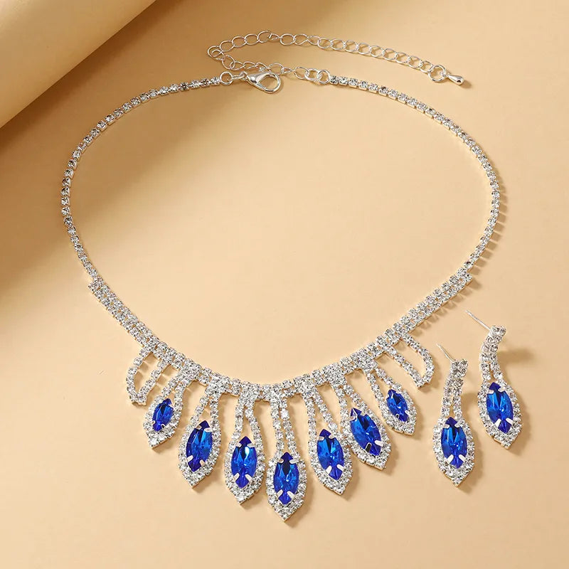 Conjunto gargantilla y aros con strass