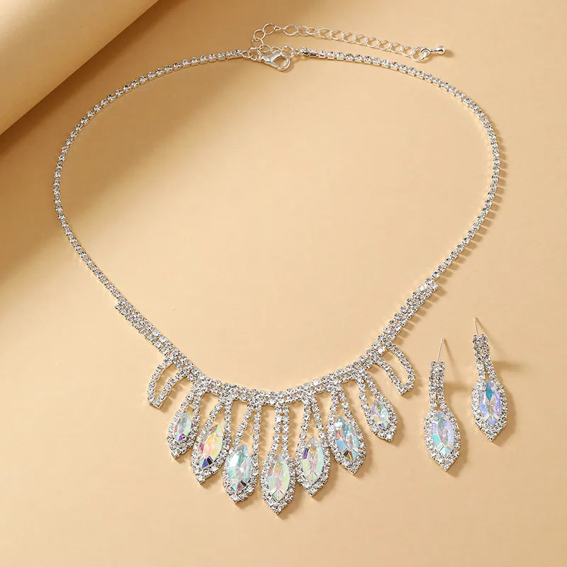 Conjunto gargantilla y aros con strass