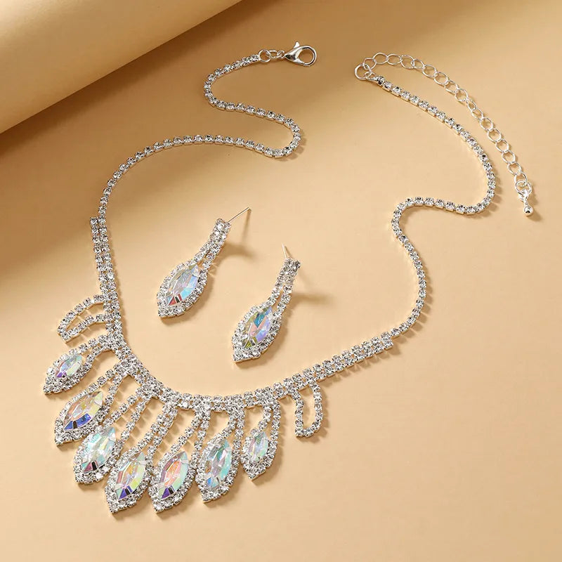 Conjunto gargantilla y aros con strass