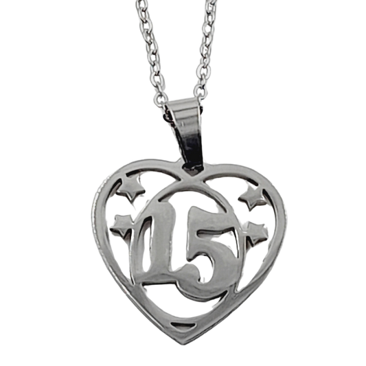 Conjunto medalla de 15 en forma de corazón con estrellas